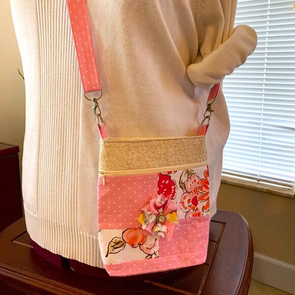 Handmade Cotton Crossbody Bag with Magnetic Snap Closure And Shabby Chic Flower - Picture 8 of 9